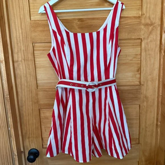Prosperina NEW Red White Stripe Belted Flared Leg Romper size L - Picture 5 of 10